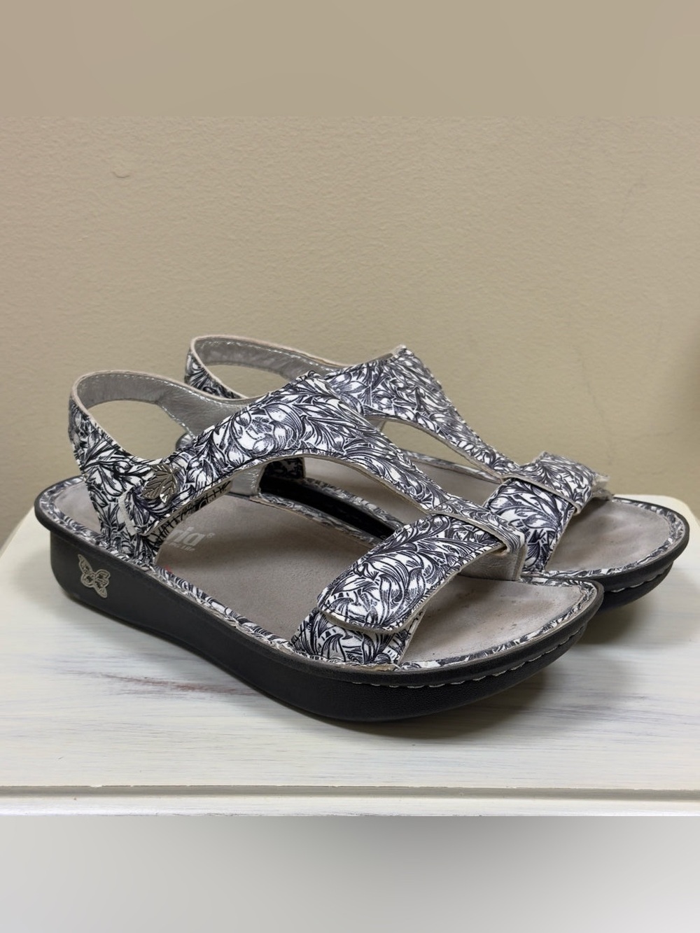 Alegria Ken -769W Black and White Leather Sandals - Size 39 US SZ 9